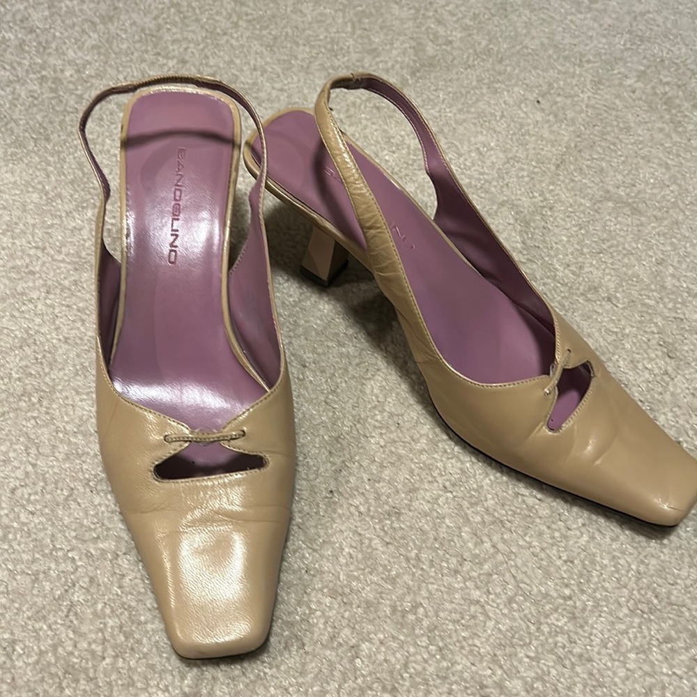 Bandolino size 9 neural leather slingback